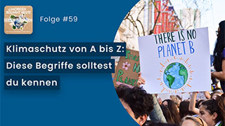 Das Bild zeigt eine Menschengruppe, die ein Schild mit der Aufschrift there is no planet B hochhält