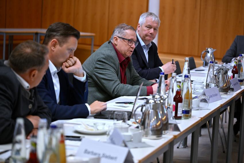 Gemeinsames Foto beim 2. Kommunal-Forum Niederbayern