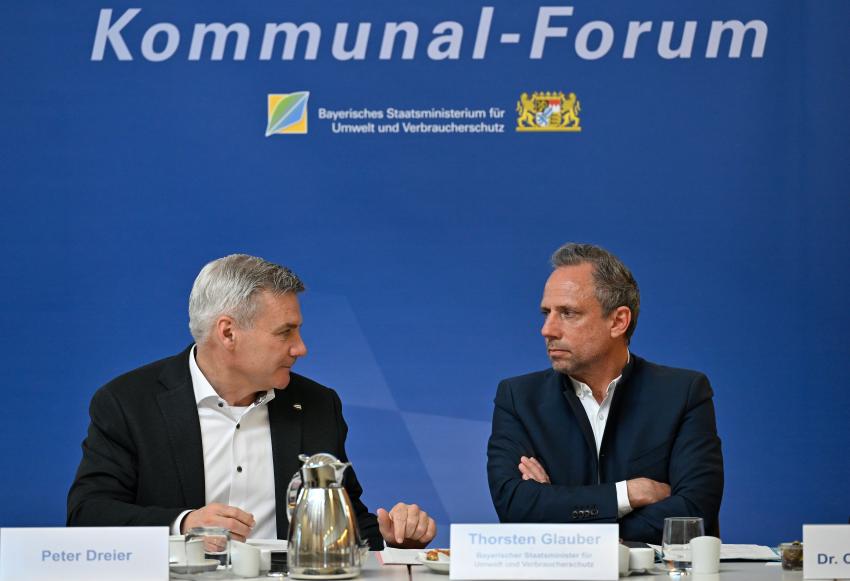 Minister Glauber und Herr Dreier beim 2. Kommunal-Forum in Niederbayern