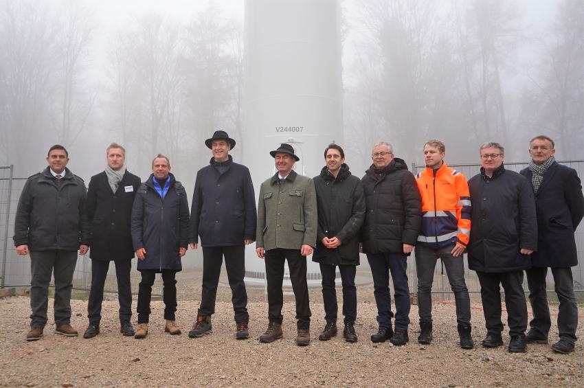 Gruppenfoto zusammen mit Ministerpräsident Söder, Wirtschaftsminister Aiwanger und Umweltminister Glauber