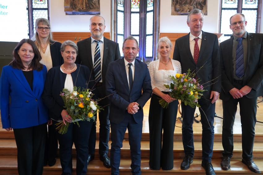 Bild vergrössert sich per Mausklick - >Termin - Amtsübergabe beim WWA Nürnberg