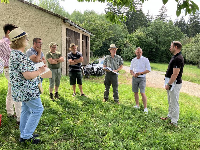 Umweltminister Thorsten Glauber (2. v. r.) 