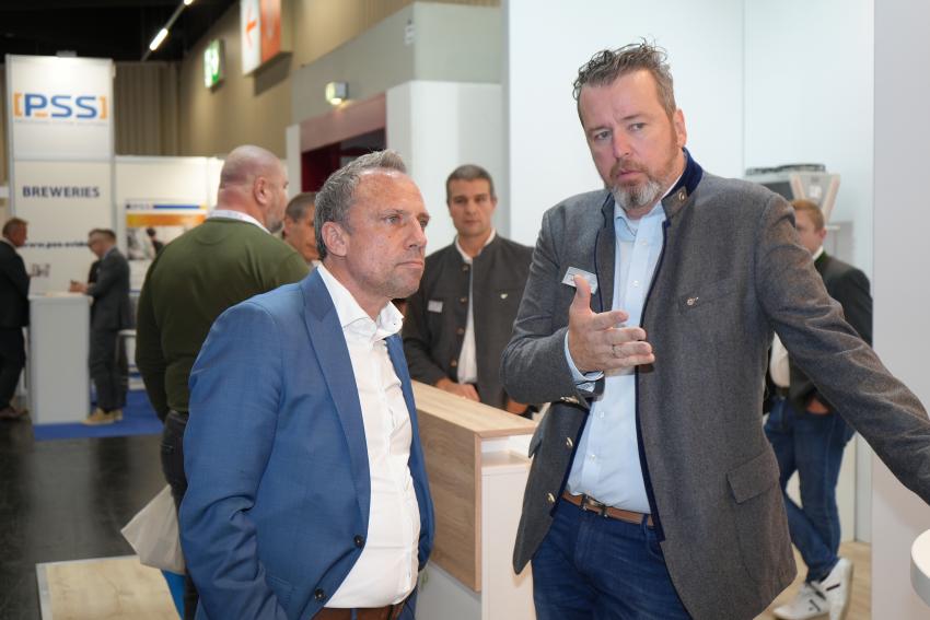 Umweltminister Thorsten Glauber im Gespräch.
