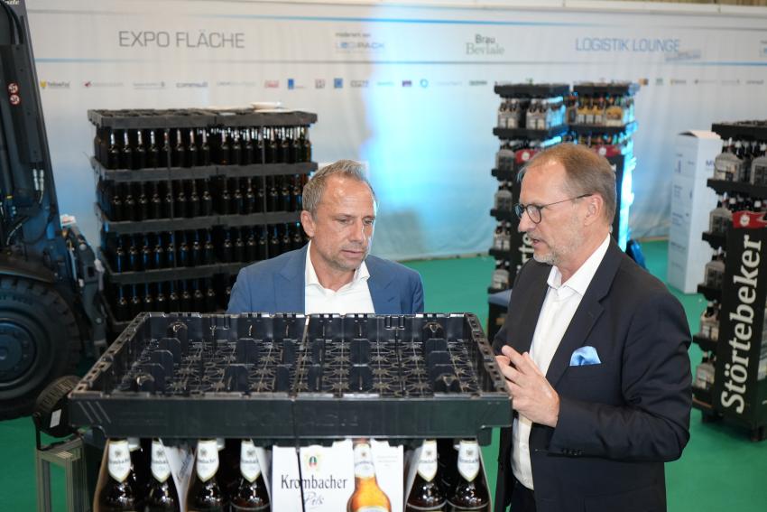 Umweltminister Thorsten Glauber im Gespräch.