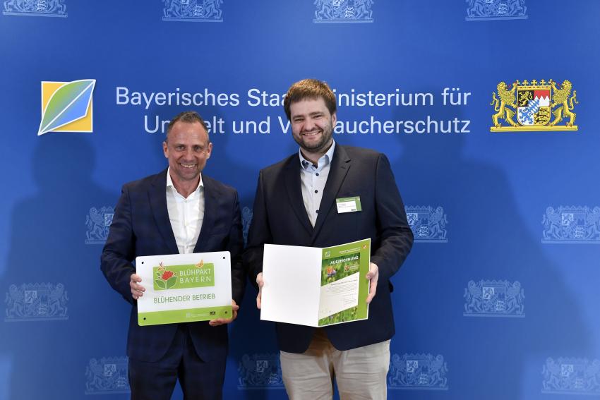 Bayerns Umweltminister Thorsten Glauber zeichnet 