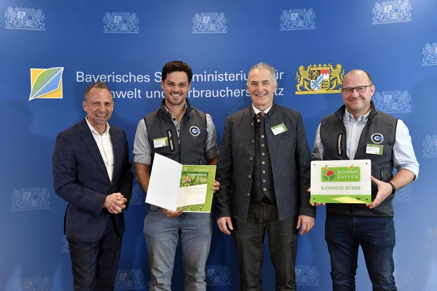 Bayerns Umweltminister Thorsten Glauber zeichnet 