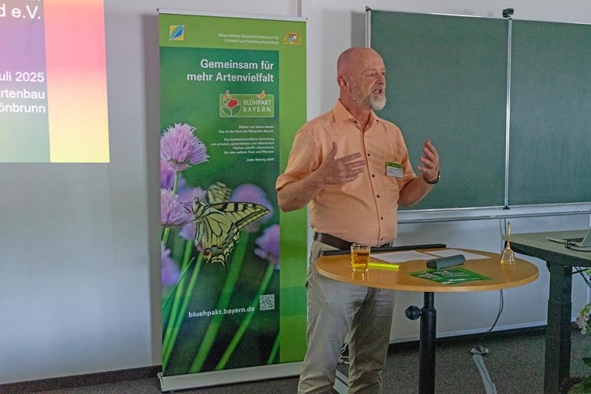 Dr. Stephan Niederleitner (Referatsleiter Blühpakt StMUV), Foto: Markus Wittenzeller