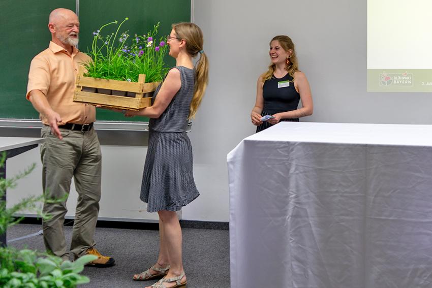 Gewinnerin des digitalen Pflanzenbestimmung-Gewinnspiels: Maria Zintl (AELF Abensberg-Landshut), Foto: Markus Wittenzeller