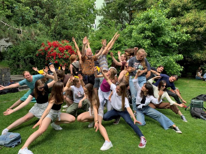 Bau einer Blüte; Bildungsangebot 'Nektar, Duft und Farbe' (Urheberin: Katrin Simon) 