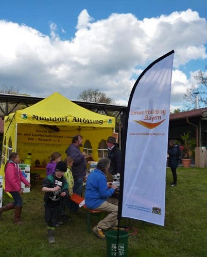 Messestand des Vereins (Urheber: Chiemsee Naturführer)