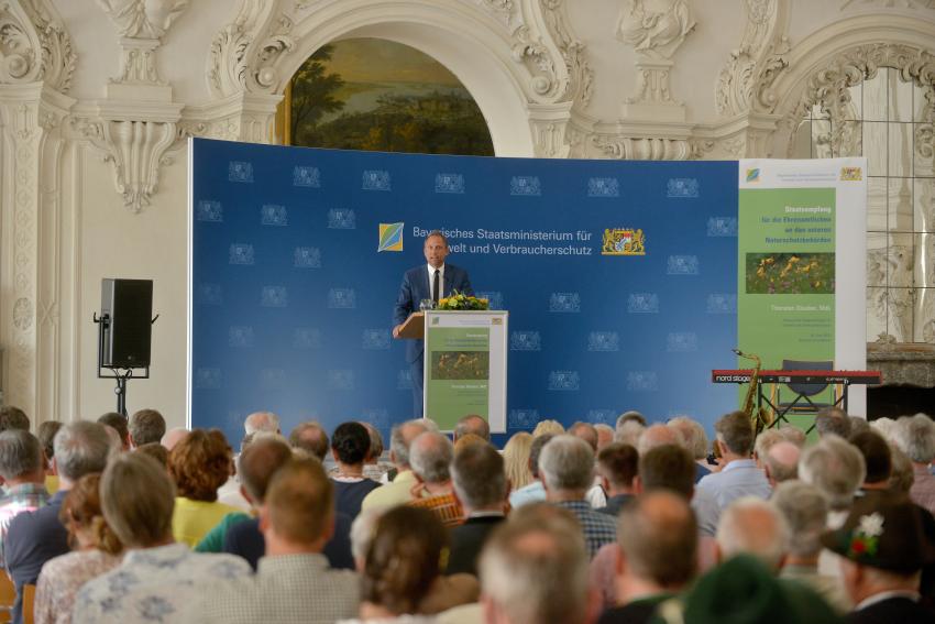 Ehrenamtliche der Naturschutzverwaltung von Umweltminister Thorsten Glauber im Schloss Schleißheim gewürdigt