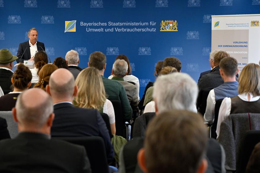 Umweltminister Thorsten Glauber am Rednerpult