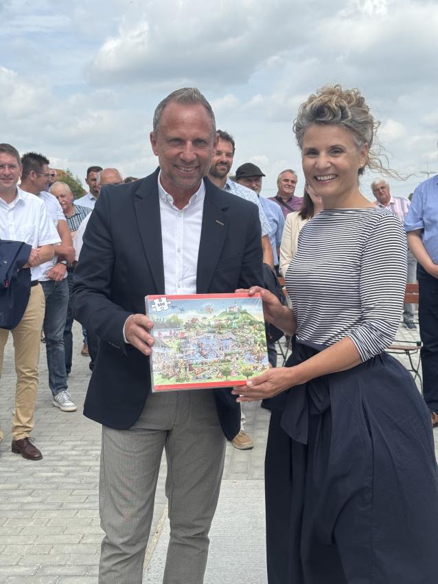 Umweltminister Thorsten Glauber und Dorina Jechnerer, 1. Bürgermeisterin der Stadt Herrieden