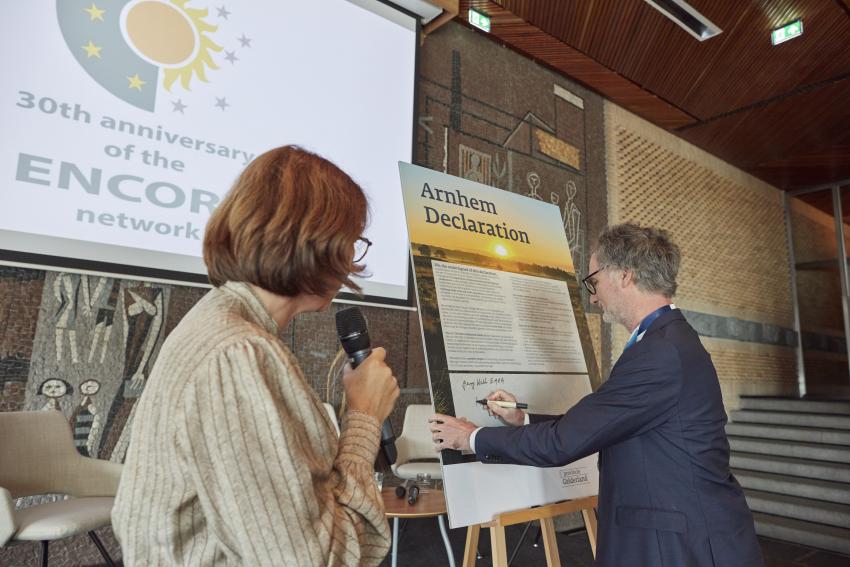 Signing Ceremony Arnhem Declaration; Robert Winkler, Head of Department for Climate Protection, Policies, Sustainability, Bavarian State Ministry of the Environment and Consumer Protection; Ulla Holm, The Regional Council's representative to ENCORE, Central Denmark, Politicians from Finland, Gelderland and Basque Country (Alexander Boto, General Director, IHOBE-Public Company for Environmental Management of the Basque Government, Jim Gildea, County Councillor Eastern and Midland Regional Authority, Ireland, Martin Schmidt??, Carina Jäntti, Political Representative Kymenlaakson liitto; Bogdan Meina, Director Office of the Marshal of the Warmia