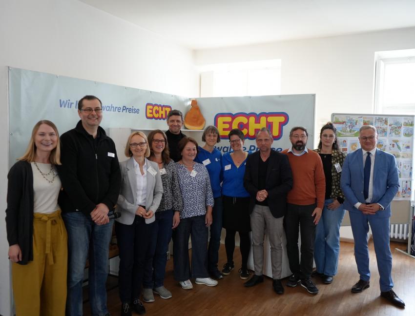 Gruppenfoto von der Eröffnung der Dillinger Nachhaltigkeitstage