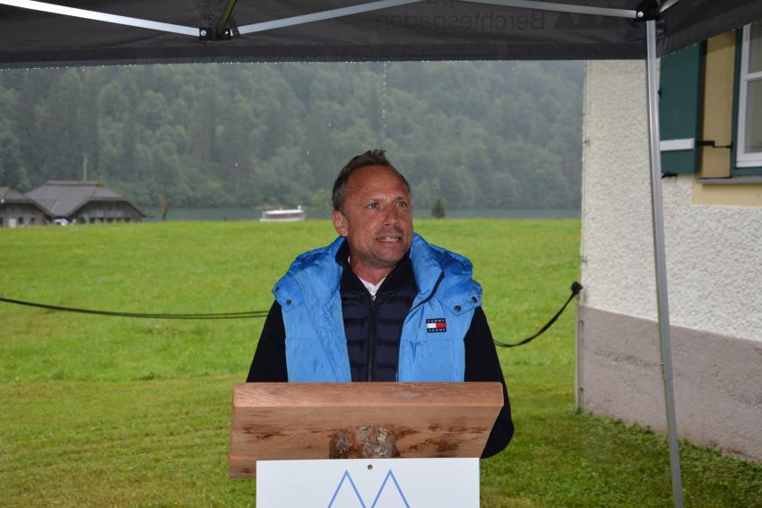 Umweltminister Thorsten Glauber spricht am Redepult