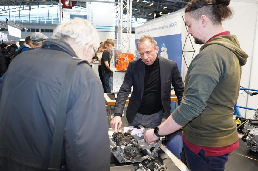 Umweltminister Thorsten Glauber am Hamec-Stand - Haus mechanischer Metallhandwerke