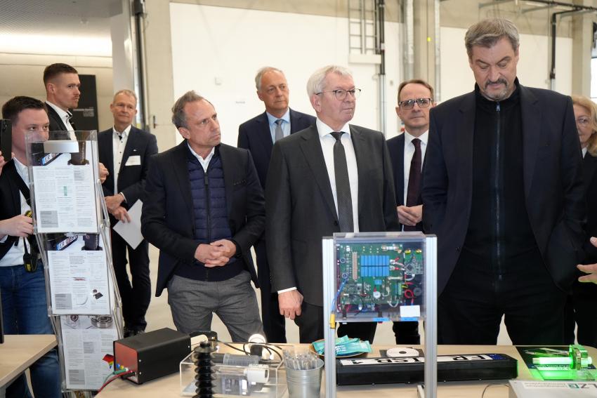 Bild vergrössert sich per Mausklick - >Termin - Eröffnung des Innovationszentrums im Cleantech Innovation Park