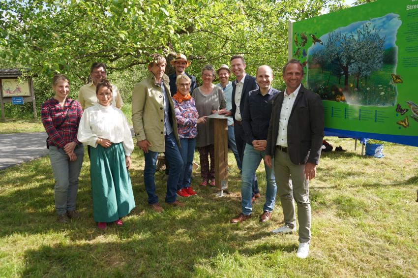 Bild vergrössert sich per Mausklick - >Termin - Förderung der Biodiversität in den Streuobstbeständen des Landkreises Bayreuth