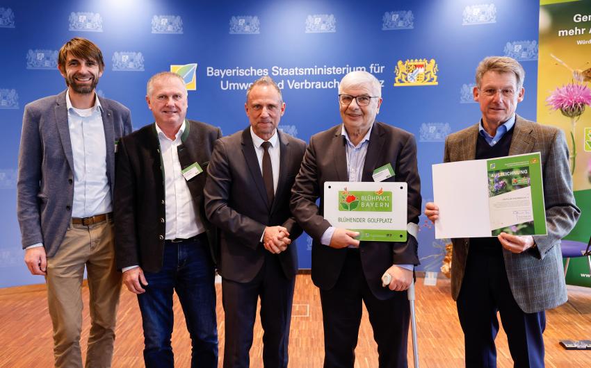 Der Golfclub Tegernbach e. V. nimmt die Auszeichnung als 