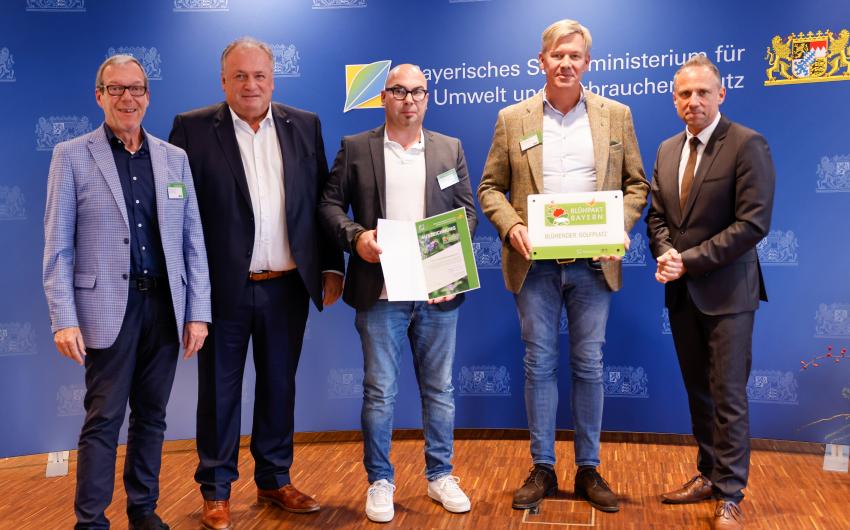 Der Golf-Club Herzogenaurach e. V. nimmt die Auszeichnung als 