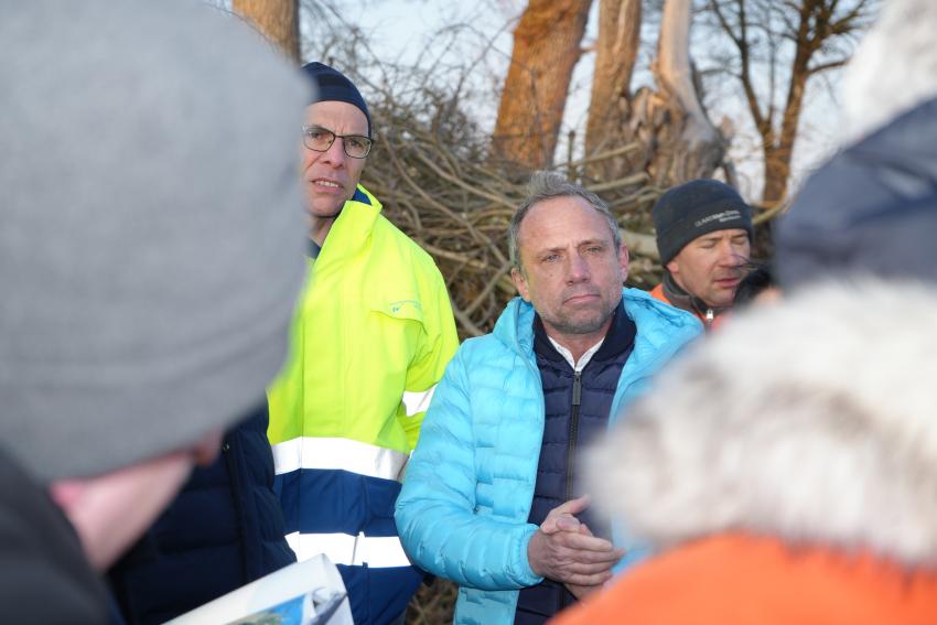 Umweltminister Thorsten Glauber und Christian Leeb (StMUV)