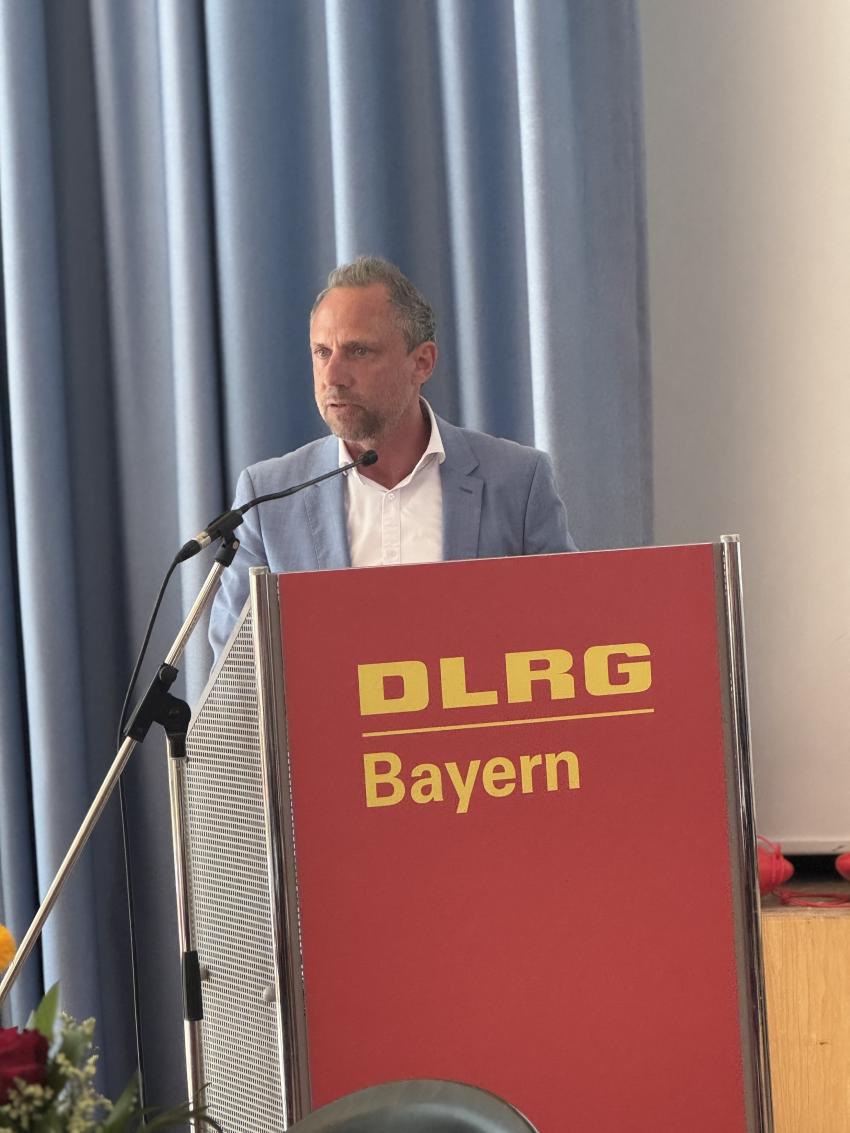 Umweltminister Thorsten Glauber bei der Rede anlässlich der Landestagung DLRG