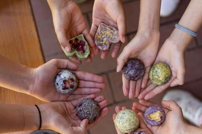 Hände mit Seife (Urheber: Bildarchiv Stadt Ebersberg)