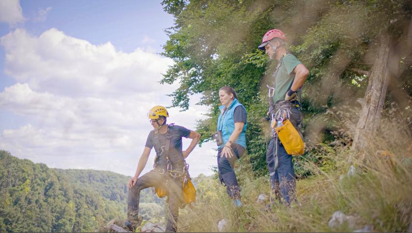 Naturtalent Franziska Jäger koordiniert Pflegemaßnahmen im Nationalen Naturmonument Weltenburger Enge.