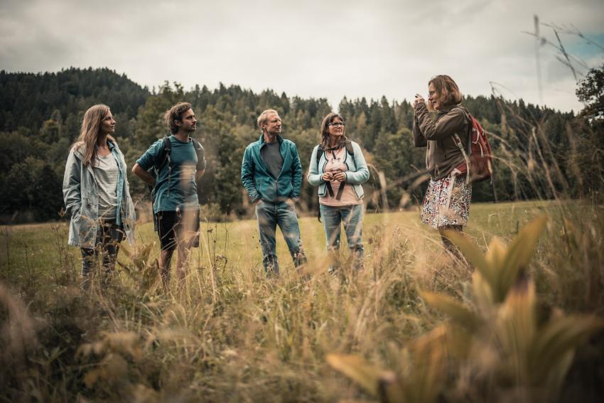 Naturexpertin erklärt, © Allgäu GmbH - Dominik Berchtold