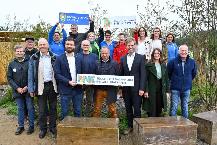 Bild vergrössert sich per Mausklick - >Termin - Neues Gesamtkonzept für die außerschulische Bildung für nachhaltige Entwicklung in Bayern