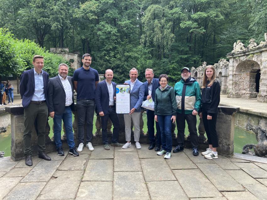 Gruppenfoto mit Minister Glauber