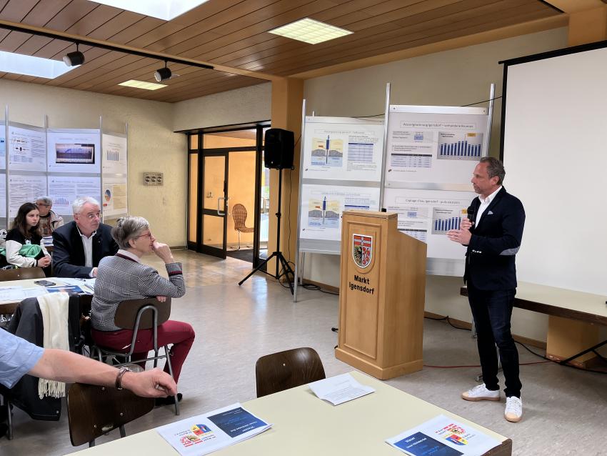 Umweltminister Thorsten Glauber beim Projekttag zum Thema 