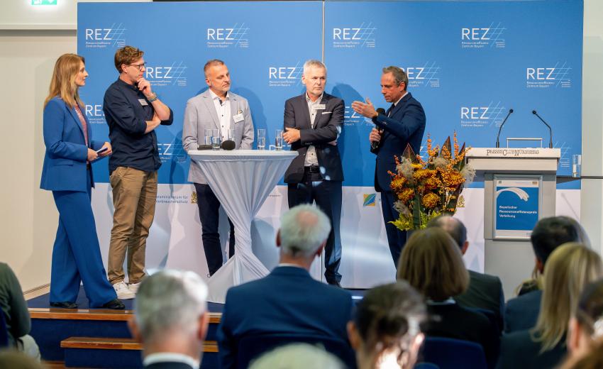Gemeinsame Podiumsdiskussion mit Umweltminister Thorsten Glauber und den Preisträgern.