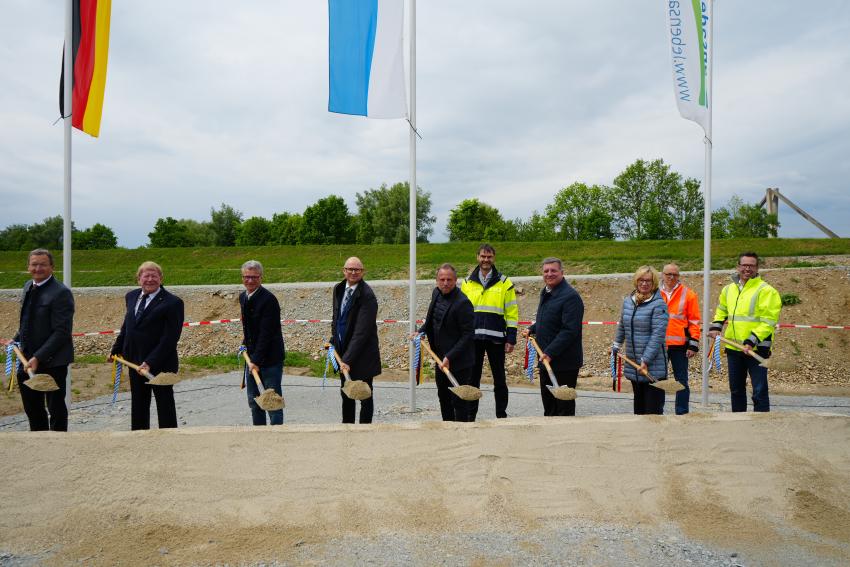 Bild vergrössert sich per Mausklick - >Termin - Spatenstich Hochwasserschutz Polder Steinkirchen