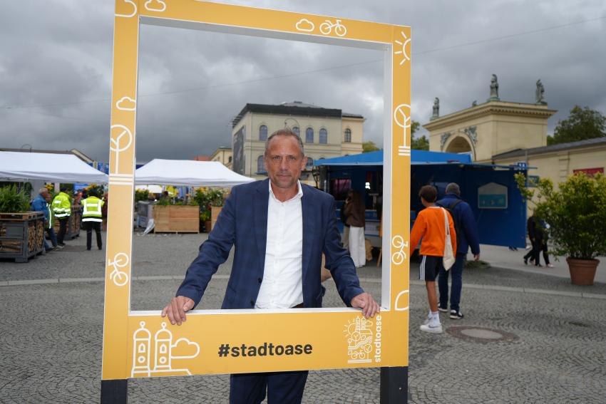 Bild vergrössert sich per Mausklick - >Termin - Stadtoase München