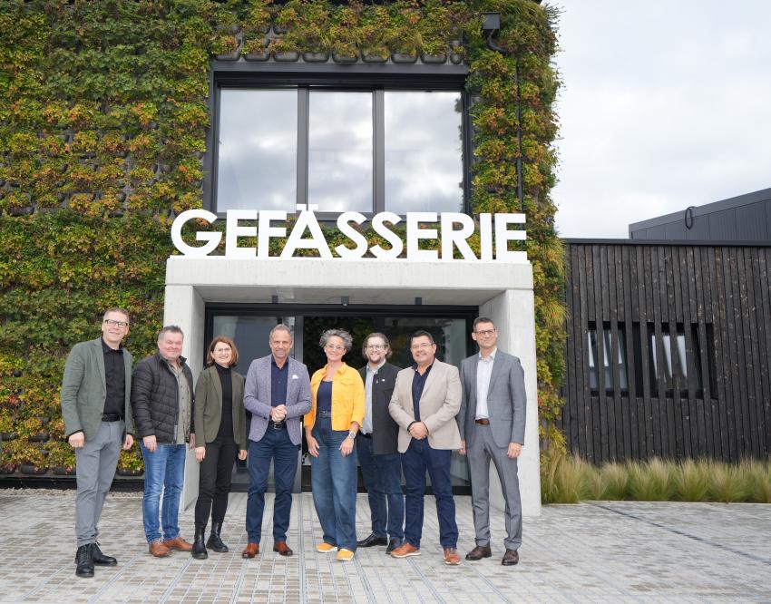 Minister Glauber besucht das Unternehm „Gefässerie - die Wandbegrüner“ in Fuchsstadt