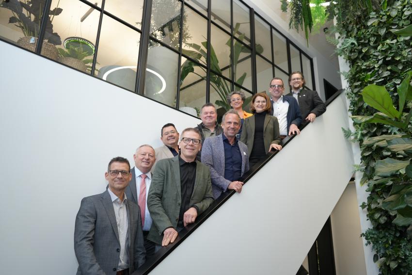 Gruppenbild mit Minister Glauber