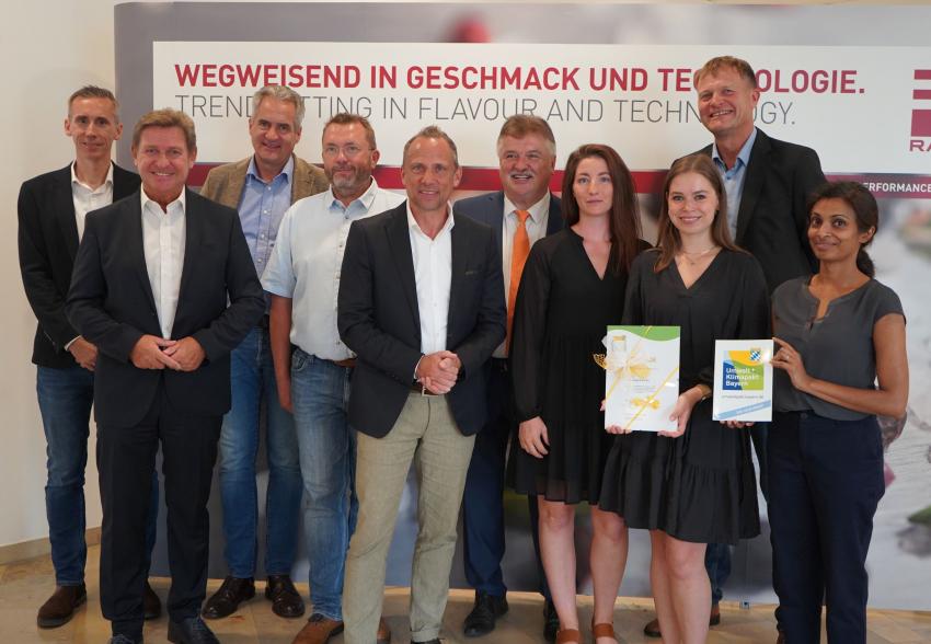 Gruppenfoto mit Umweltminister Thorsten Glauber
