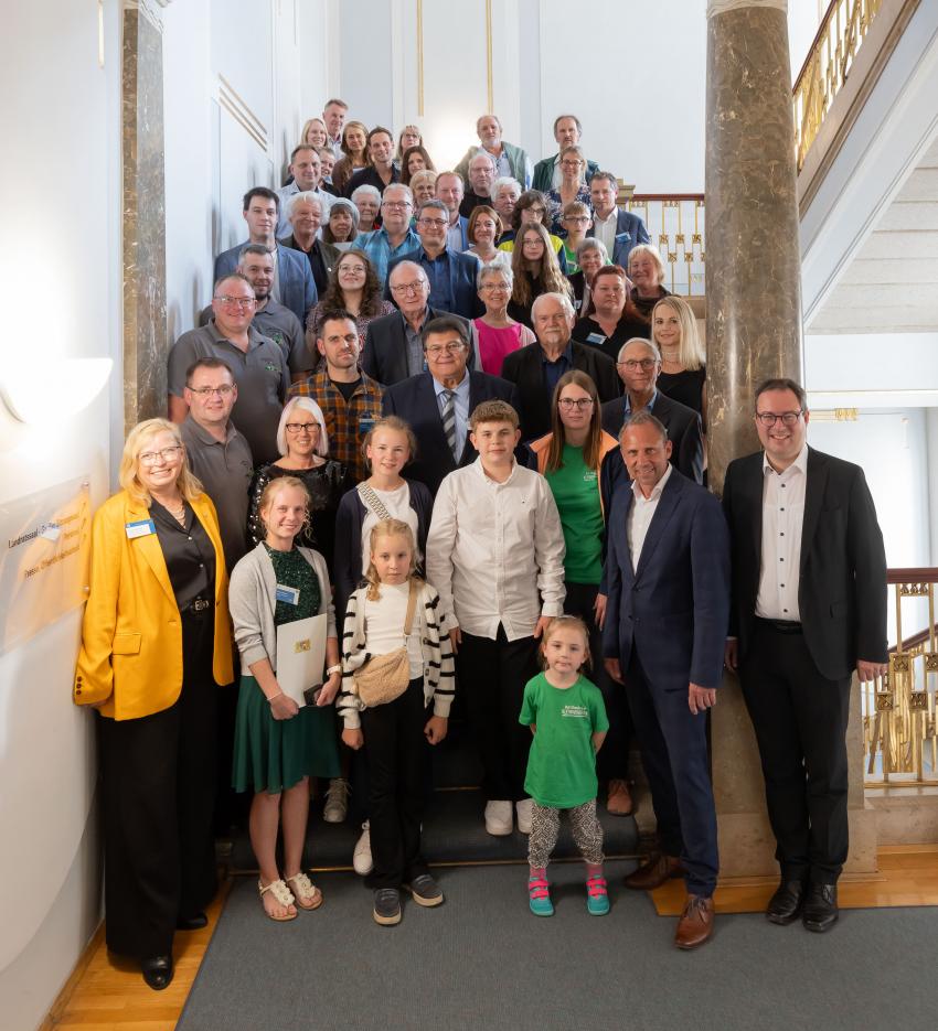 Gruppenfoto der Preisverleihung der Grünen (Junior) Engel Oberfranken