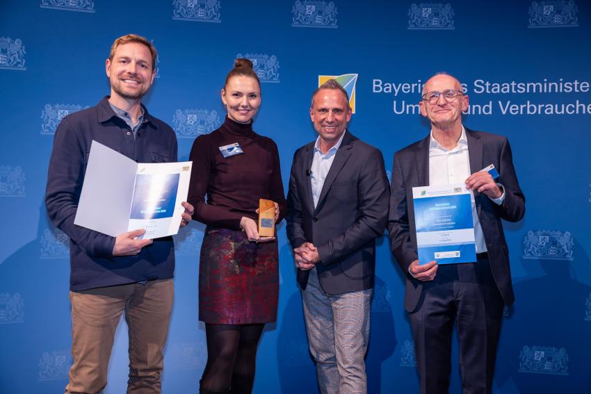 Umweltminister Thorsten Glauber mit den Vertretern und der Vertreterin von Ratisbona Handelsimmobilien