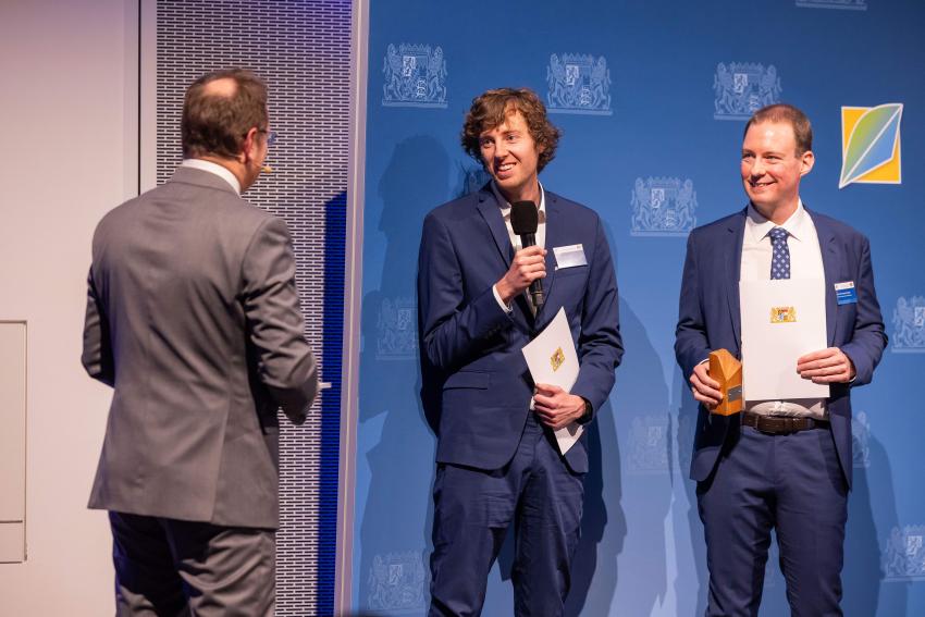 von links nach rechts: Dr. Ulrich Buchhauser, Leiter der Landesagentur für Energie und Klimaschutz (LENK), Dr. Jan Boeckmann und Prof. Dr. Clemens Thielen