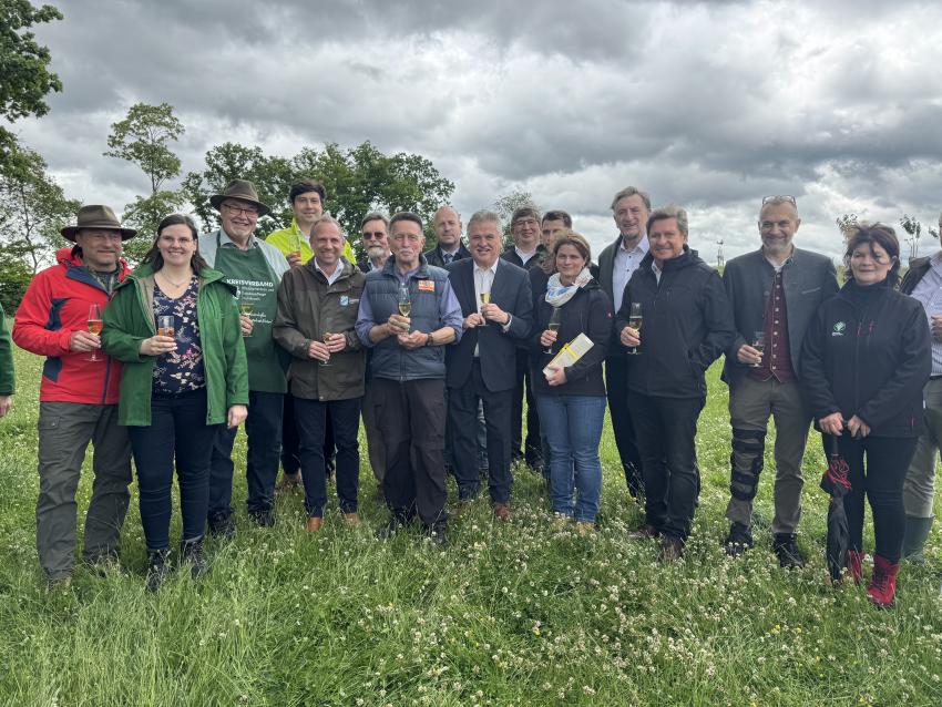 Gruppenfoto mit Umweltminister Thorsten Glauber