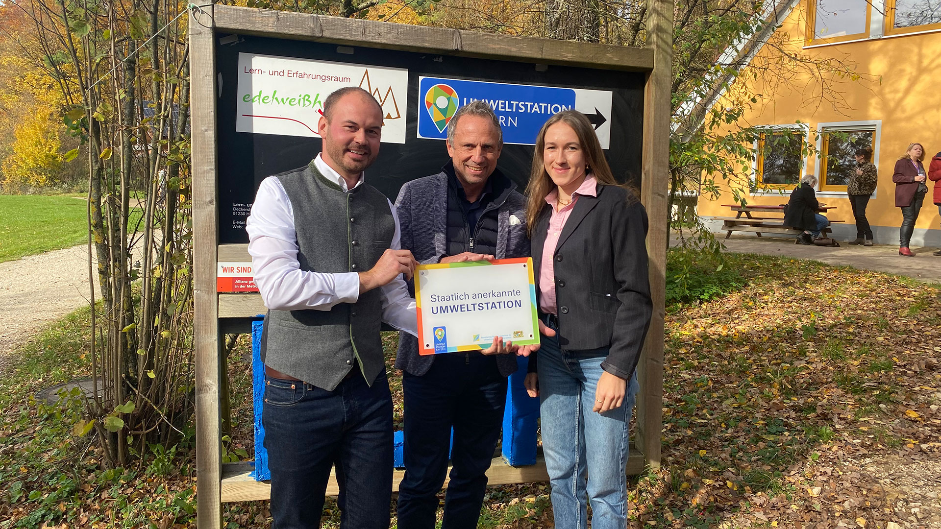 Gruppenfoto mit Minister Glauber