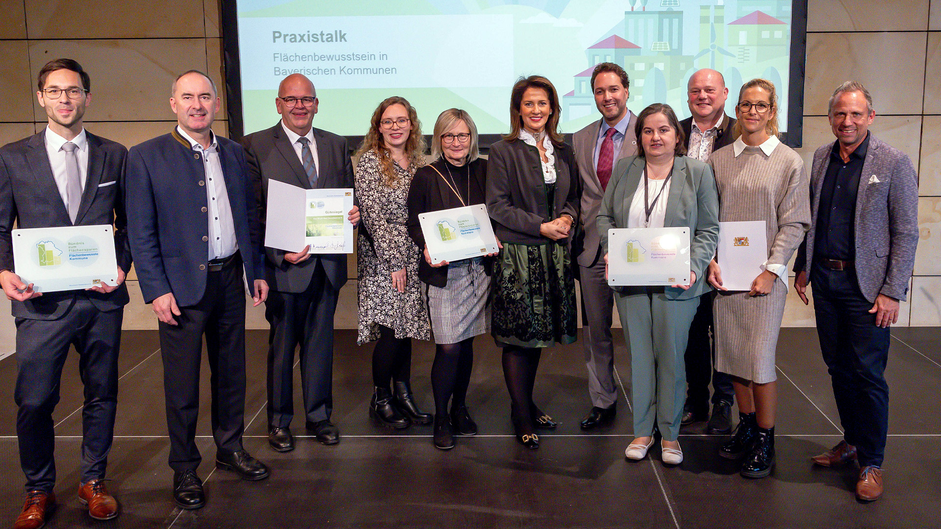 Gruppenbild mit Minister Glauber