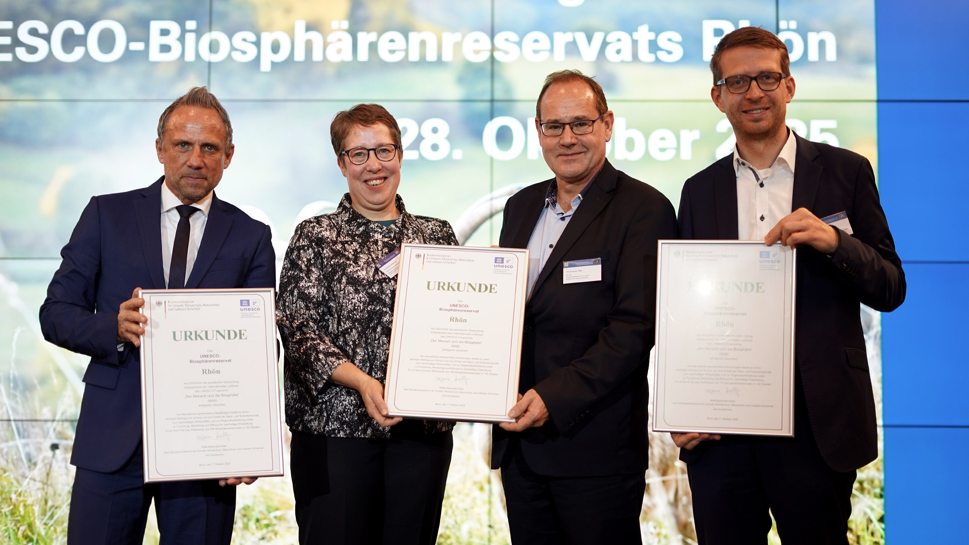 Gruppenfoto mit Minister Glauber