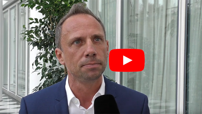 Umweltminister Glauber beim Interview zum 1. Bayerischen Klimagesetz - Externer Link zum YouTubekanal des Staatsministeriums für Umwelt und Verbraucherschutz