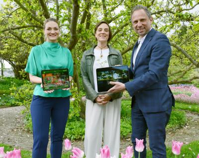 von links: Digitalministerin Judith Gerlach, Regisseurin Lisa Eder und Umweltminister Thorsten Glauber präsentieren die neue Wildnis AR App