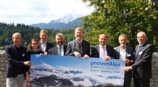 Umweltminister Dr. Marcel Huber startet EU-Projekt „protectAlps"