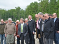 Der Bayerische Umweltminister Dr. Marcel Huber und der Baden-Württembergische Umweltminister Franz Untersteller besichtigten die renaturierte Iller bei Vöhringen. Auf einer Länge von einem Kilometer wurde der Fluss von gut 40 auf über 60 Meter aufgeweitet. Die Iller bildet bei Vöhringen die Grenze zwischen Bayern und Baden-Württemberg.
